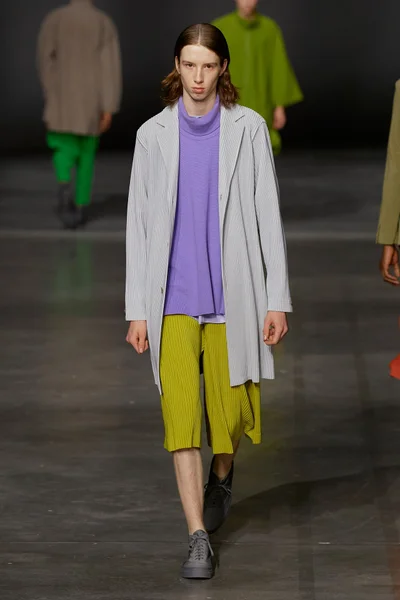 Look 9